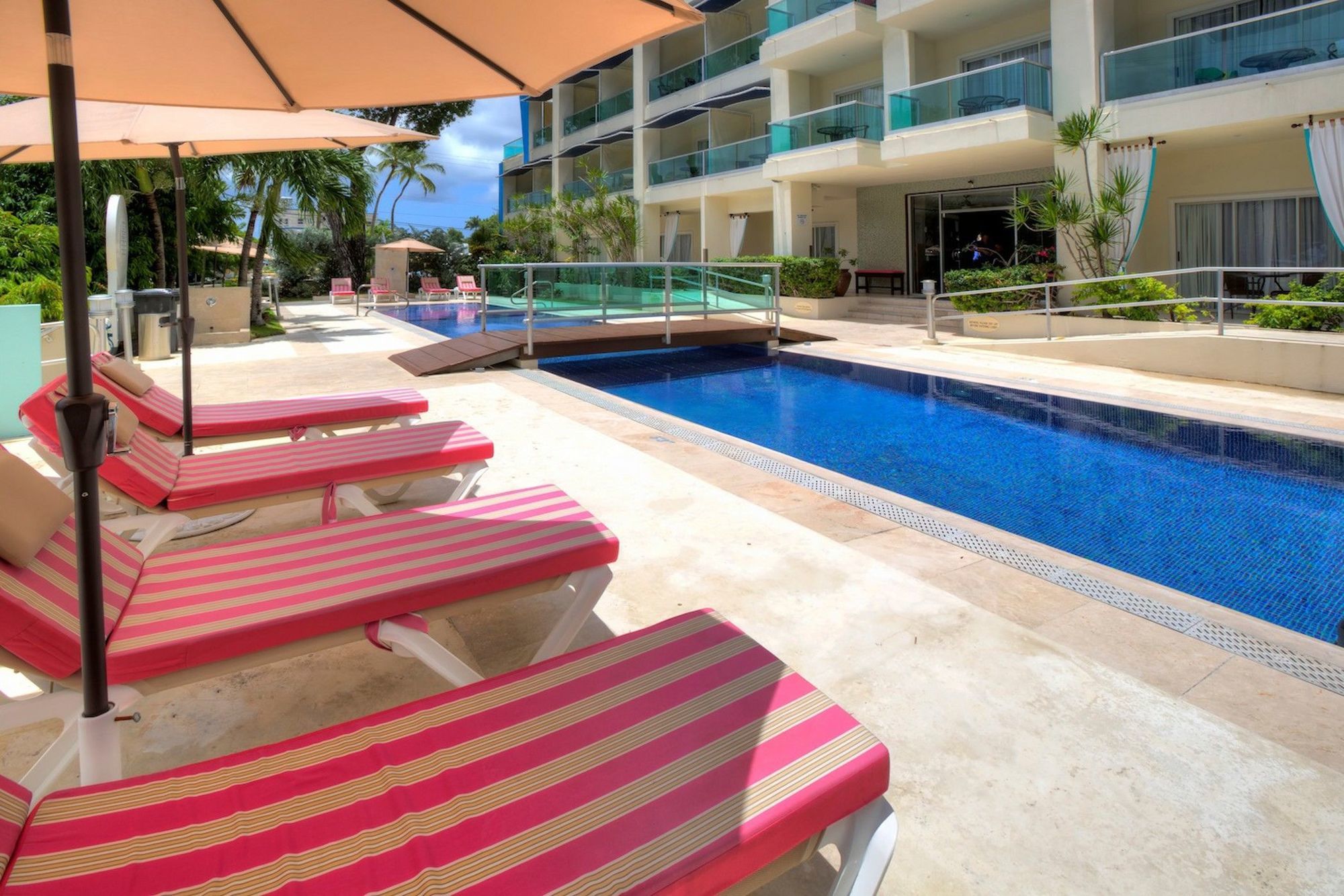 Resort The Rockley By Ocean - Breakfast Included